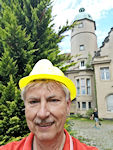 Mit Helm in Helmsdorf